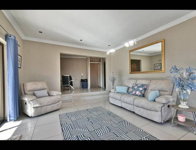 4 BEDROOM HOUSE FOR SALE IN MULBARTON